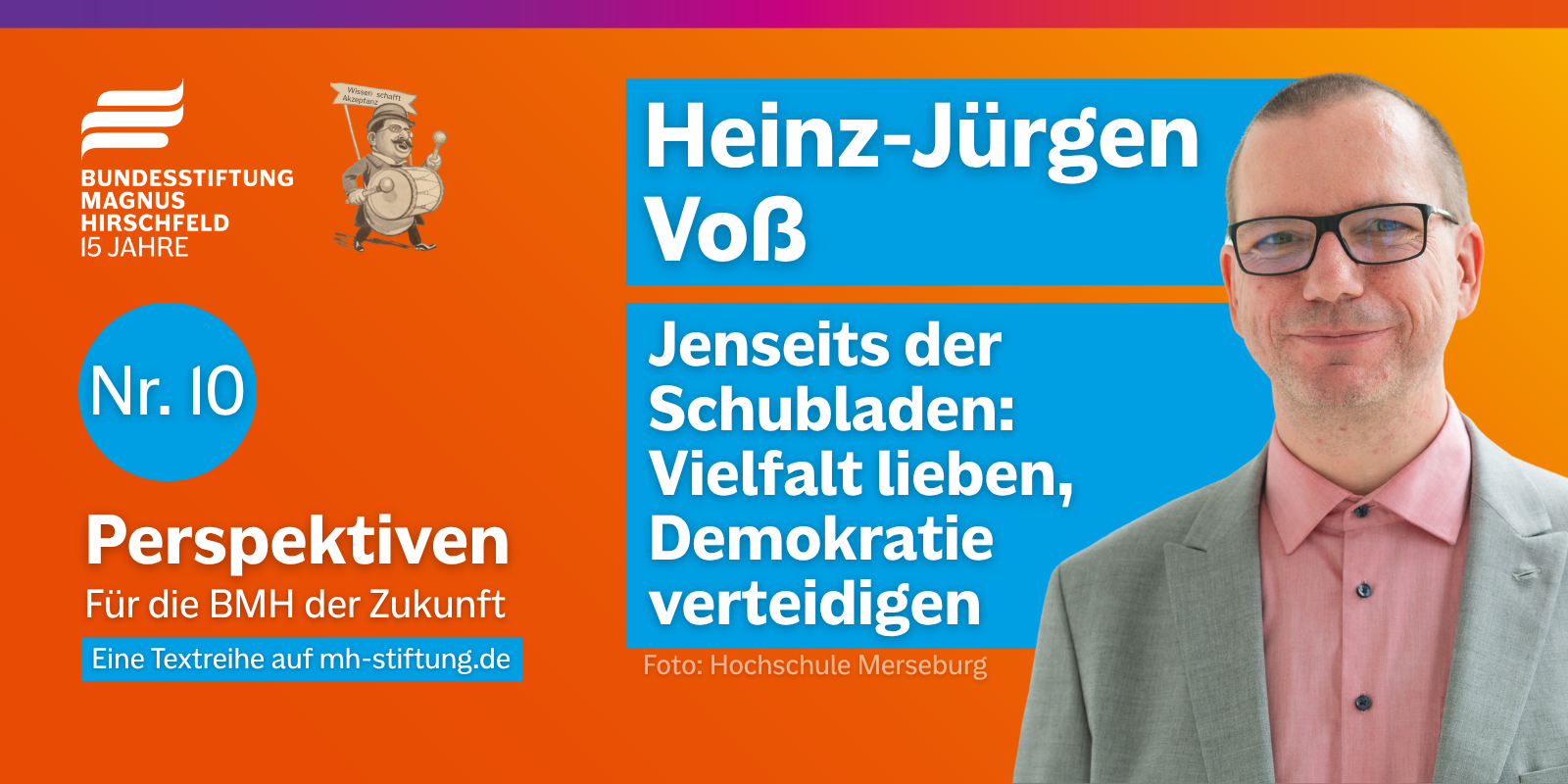 Textgrafik mit farbigem Hintergrund. Text: 