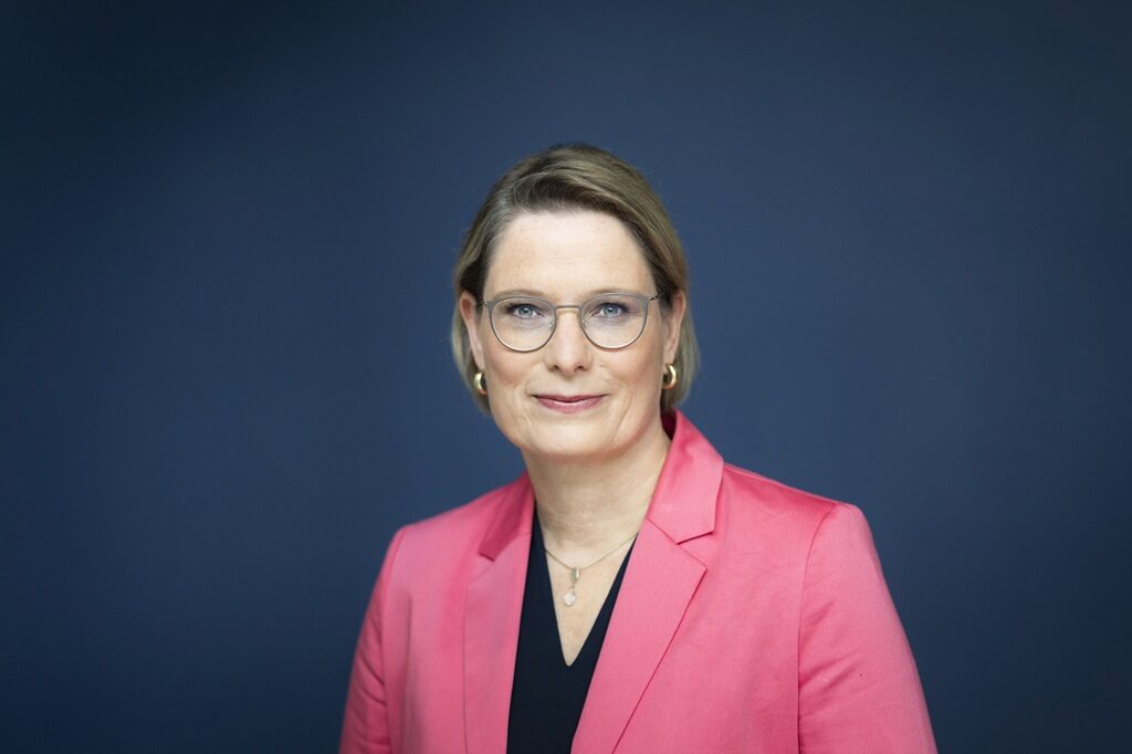 Porträtbild von Dr. Stefanie Hubig, Bundesministerin der Justiz und für Verbraucherschutz