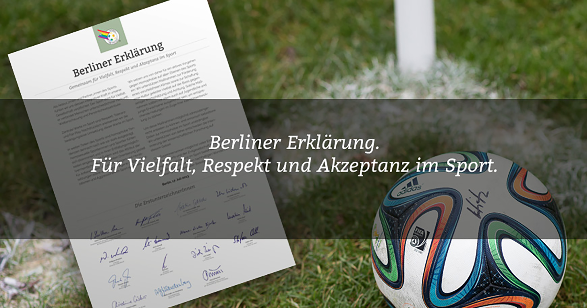 Textgraphik mit Foto-Hintergrund. Text: