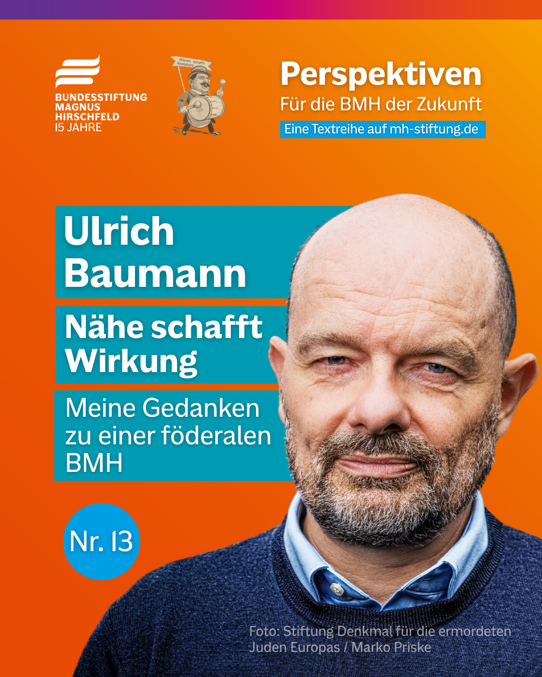 Textgrafik mit farbigem Hintergrund. Text: 