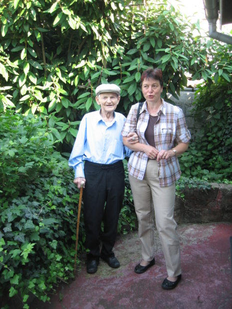 Foto: Rudolf Brazda am 26. Juni 2010 mit seiner Nichte Petra an seinem 97. Geburtstag